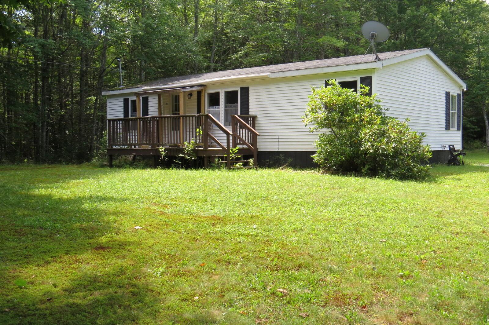 Morgan Bay Rd, Surry, ME 04684
