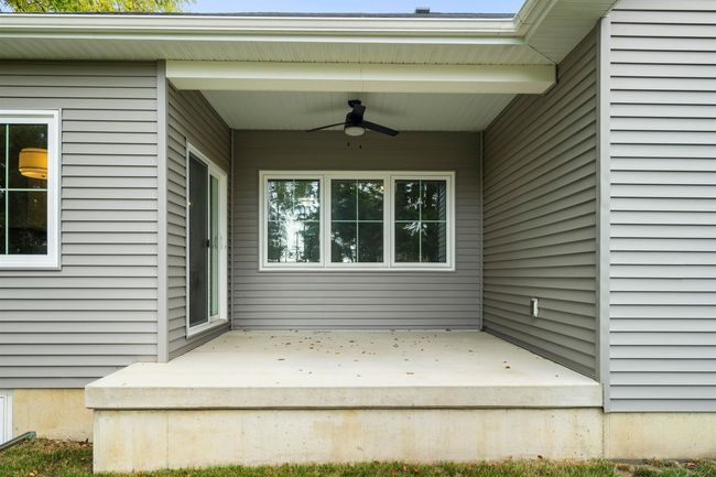 102 Bergen Dr, Condo with 2 bedrooms, 2 bathrooms and null parking in Waterloo IA | Image 24