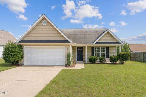 2513 Hunting Bow Dr, Hope Mills, NC, 28348-8143 | Card Image