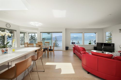250 Kelvin Grove Way, Lions Bay, BC, V0N3G7 | Card Image