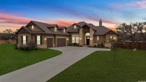 527 James Way, Castroville, TX, 78009-3501 | Card Image