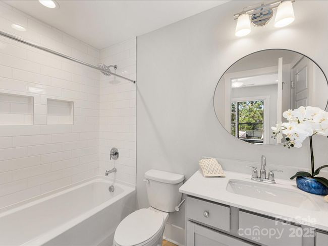 1409 Kenilworth Ave, Townhouse with 3 bedrooms, 5 bathrooms and null parking in Charlotte NC | Image 39