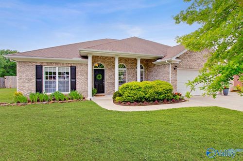 7018 Eagle Park Cir Se, Owens Cross Roads, AL, 35763-9196 | Card Image
