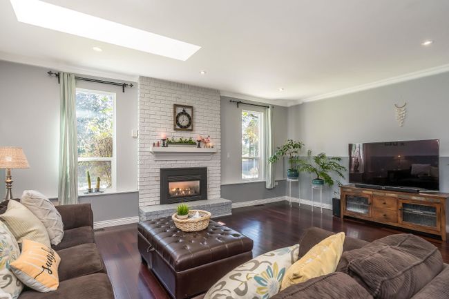 1911 160 Street, House other with 3 bedrooms, 2 bathrooms and 5 parking in Surrey BC | Image 5