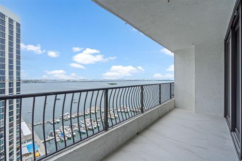 23d-555 Ne 15th St, Miami, FL, 33132-1405 | Card Image