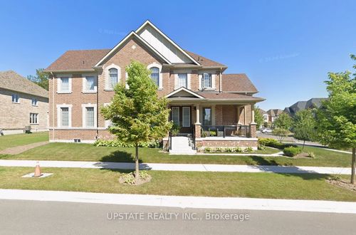 18 Blenheim Cir, Whitby, ON, L1P0E3 | Card Image