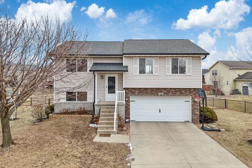 3205 Se Cherry Blossom Dr, Ankeny, IA, 50021-7200 | Card Image
