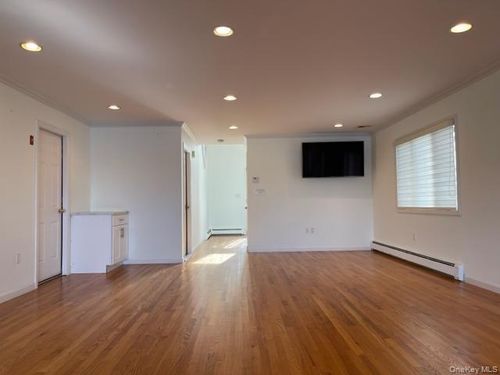 50 Island Pkwy N, Island Park, NY, 11558-1312 | Card Image
