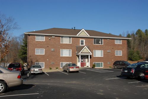 36-3861 Brown Ave, Manchester, NH, 03103-7040 | Card Image