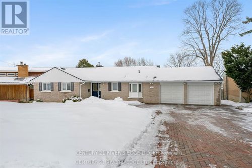 17 Hardy Cres, Brockville, ON, K6V3A2 | Card Image