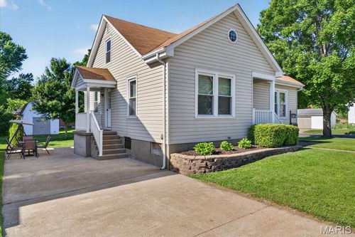 308 W W 8th Street Street, Washington, MO, 63090 | Card Image
