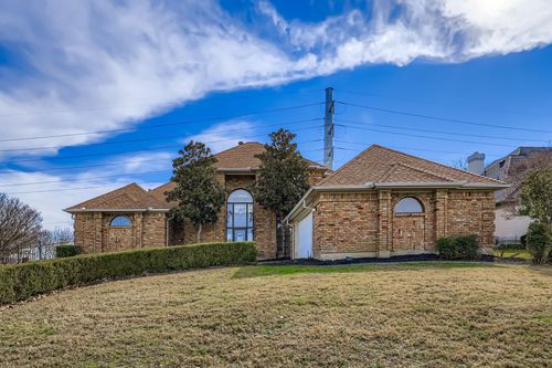 2210 Club Creek Cir, Garland, TX, 75043-1479 | Card Image