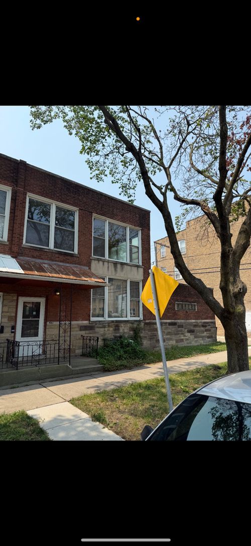 7042 N Washtenaw Ave, Chicago, IL, 60645-3227 | Card Image