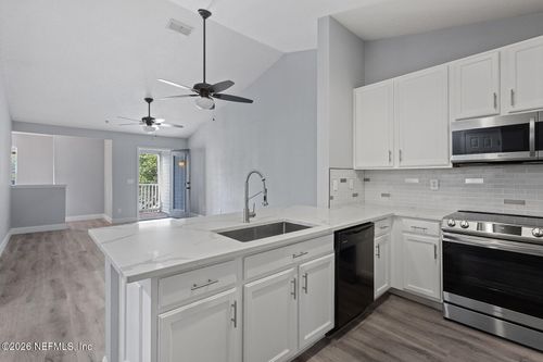 1310-575 Oakleaf Plantation Pkwy, Orange Park, FL, 32065-3571 | Card Image