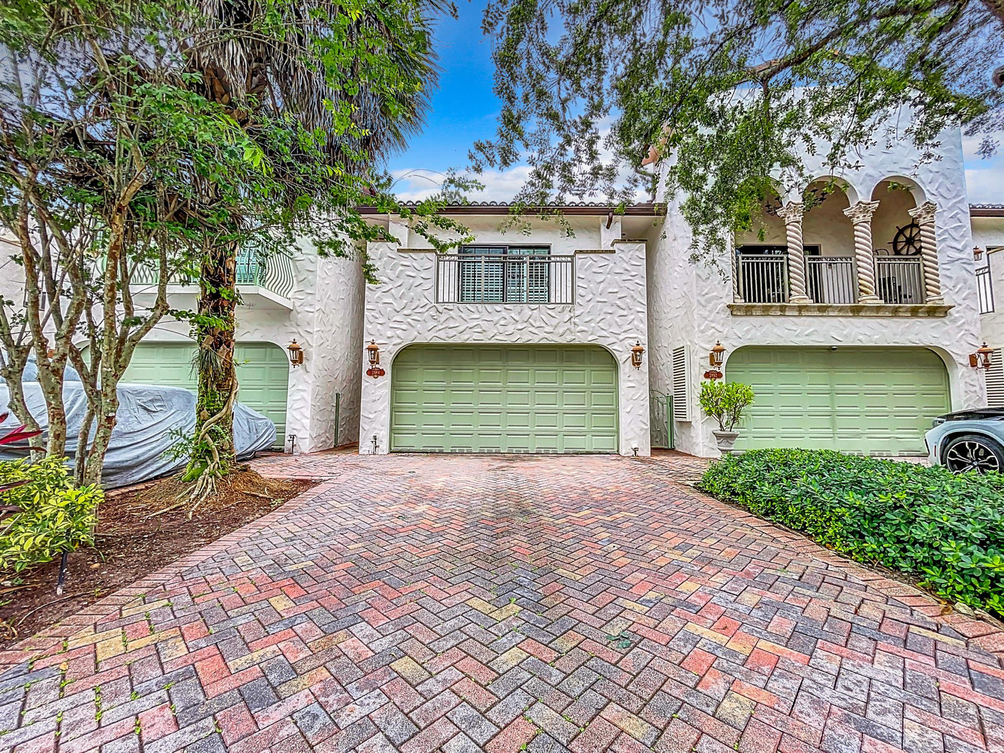 Hidden Harbour Ct, Fort Lauderdale, FL 33312
