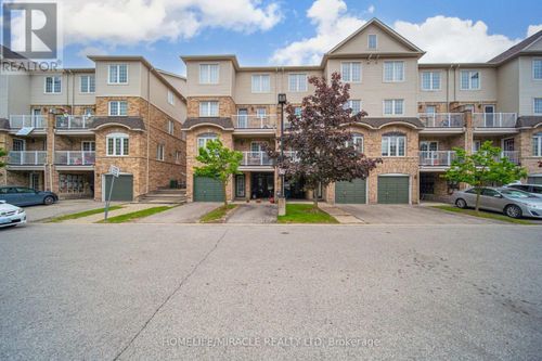 74-42 Pinery Trail, Scarborough, ON, M1B6K2 | Card Image