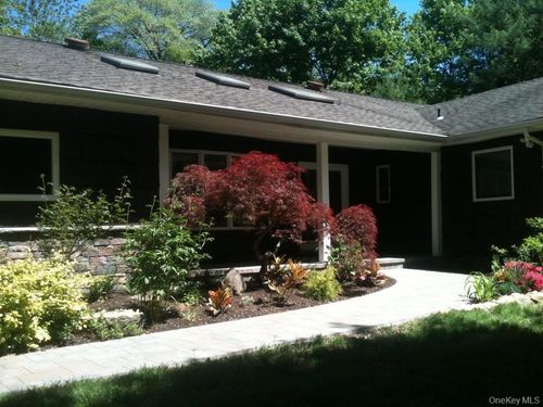 5 Mannetto Hill Rd, Huntington, NY, 11743-6604 | Card Image