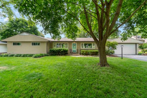 519 W Starin Rd, Whitewater, WI, 53190-1100 | Card Image