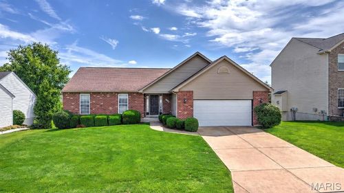 8085 Glen Arbor Dr, Lake St Louis, MO, 63367-4298 | Card Image