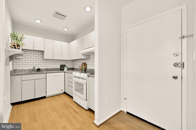 APT-303 - 1741 T St Nw, Condo with 1 bedrooms, 1 bathrooms and null parking in WASHINGTON DC | Image 14