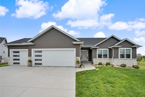 2642 Burr Oak Ct, Marion, IA, 52302-2644 | Card Image