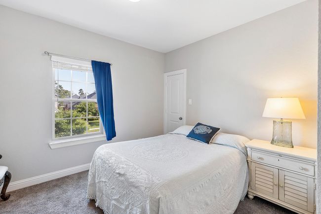 Elegant bedroom. | Image 33