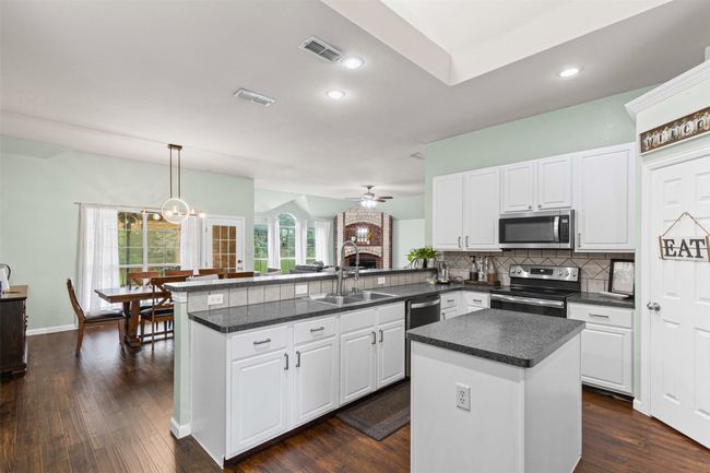 3008 Running Brook Dr, House other with 4 bedrooms, 2 bathrooms and null parking in Joshua TX | Image 19