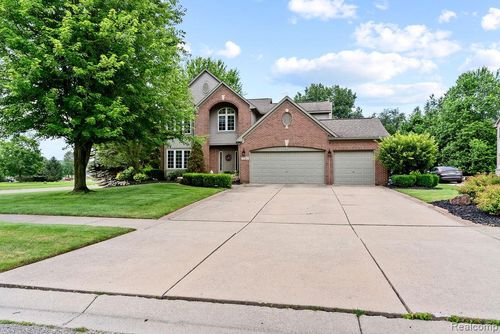 7782 Claiborne Dr, Brighton, MI, 48114-7350 | Card Image