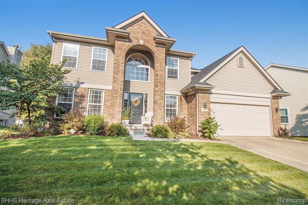 Stillriver Dr, Howell, MI 48843 #1