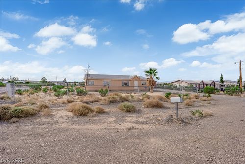 911 Fort Churchill Rd, Pahrump, NV, 89060-1216 | Card Image