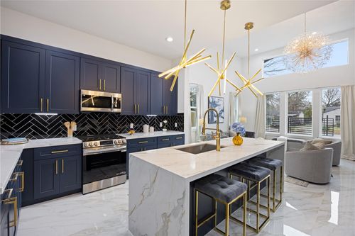 8151 Glenhollow Dr, Houston, TX, 77033-3008 | Card Image