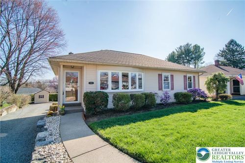 3316 Edinburgh Rd, Allentown, PA, 18104-2618 | Card Image