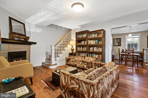 39 Sabine Ave, NARBERTH, PA, 19072-1740 | Card Image