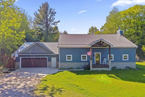 W3390 Roberts Ridge Road, Peshtigo, WI, 54157 | Card Image