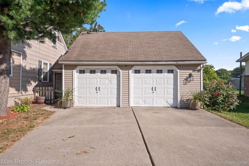 19040 Jeanette St, Southfield, MI, 48075-1730 | Card Image