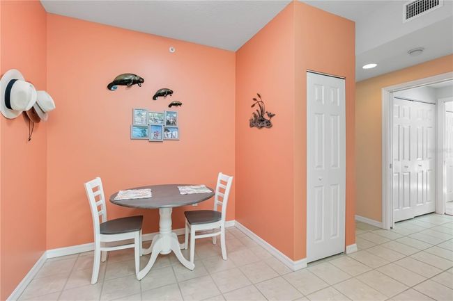 102 - 6339 Bay Cedar Ln, Condo with 2 bedrooms, 2 bathrooms and null parking in BRADENTON FL | Image 12