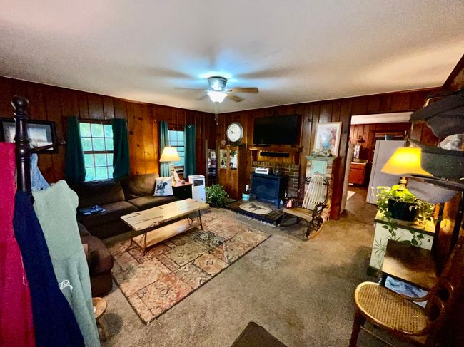 1570 Falls Rd, House other with 2 bedrooms, 1 bathrooms and 2 parking in Toccoa GA | Image 4