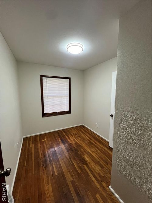 10343 Ross Cir, Saint Louis, MO, 63137-4131 | Card Image