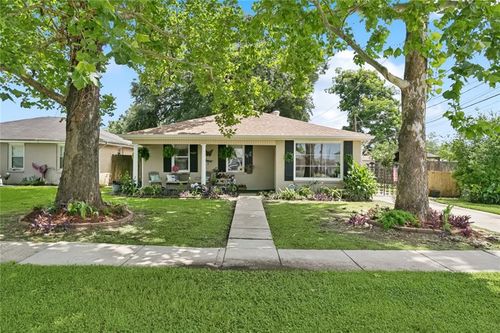 8516 Livingston Ave, Chalmette, LA, 70043-4432 | Card Image