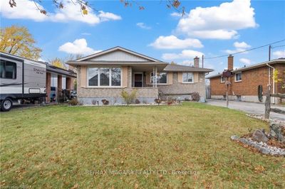 25 Meredith Dr, House other with 3 bedrooms, 2 bathrooms and 4 parking in Saint Catharines ON | Image 1