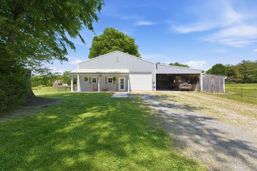 3017 Abigail Ln, Columbia, TN, 38401-7976 | Card Image