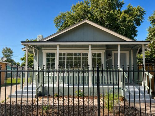 2125 E Myrtle St, Stockton, CA, 95205-5040 | Card Image