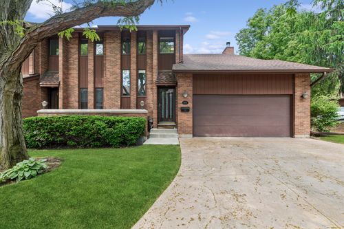1016 Rene Ct, Park Ridge, IL, 60068-2072 | Card Image