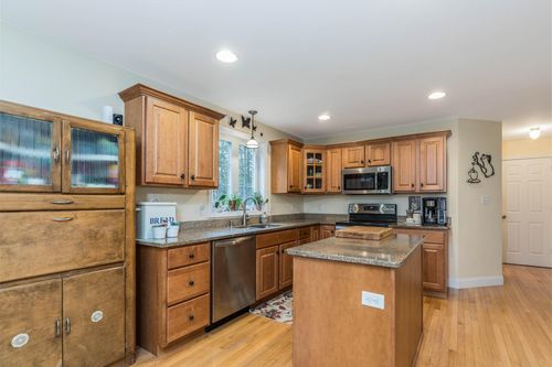 38 Sofia Way, Nottingham, NH, 03290 | Card Image