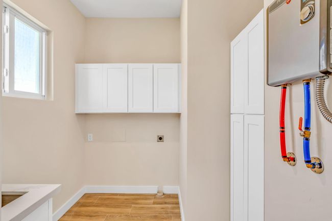 Laundry Room | Image 13