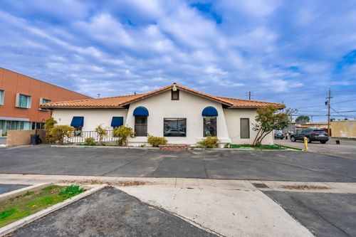927 O St, Firebaugh, CA, 93622-2220 | Card Image