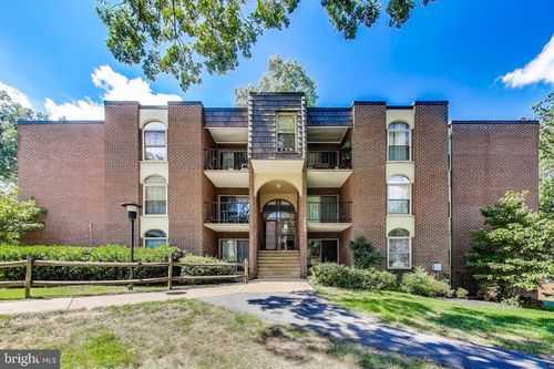 apt-14-3328 Woodburn Village Dr, ANNANDALE, VA, 22003-6867 | Card Image