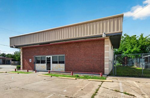 815 E Moore Ave, Terrell, TX, 75160-3227 | Card Image