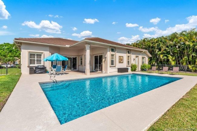 2712 Sw Bear Paw Trl, House other with 4 bedrooms, 3 bathrooms and 3 parking in Palm City FL | Image 4