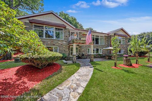 301 Conroy St, Scranton, PA, 18505-2825 | Card Image